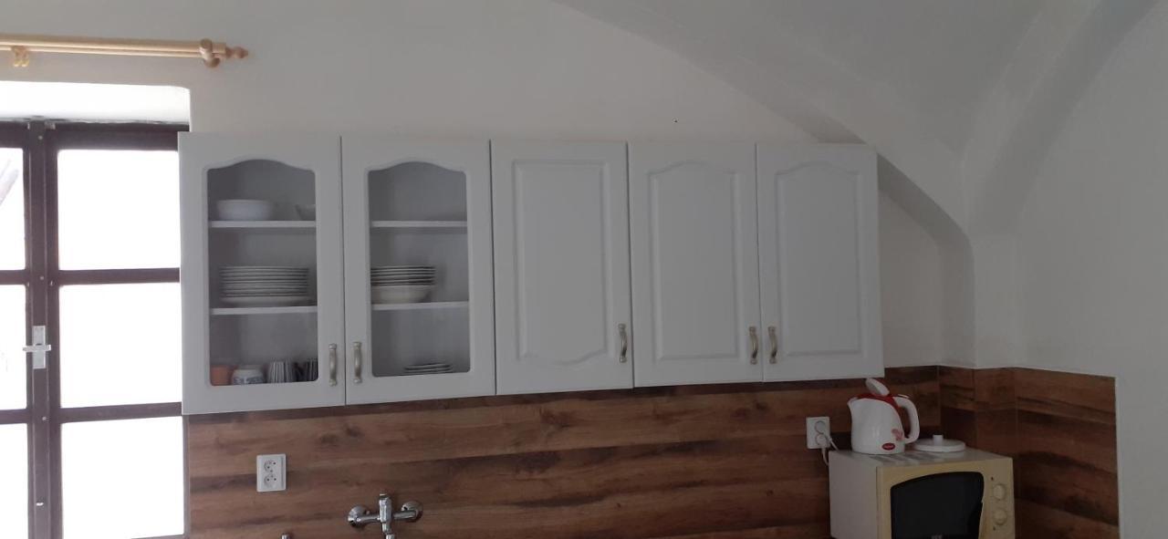 Farma Macas Villa Lazne Bohdanec Luaran gambar